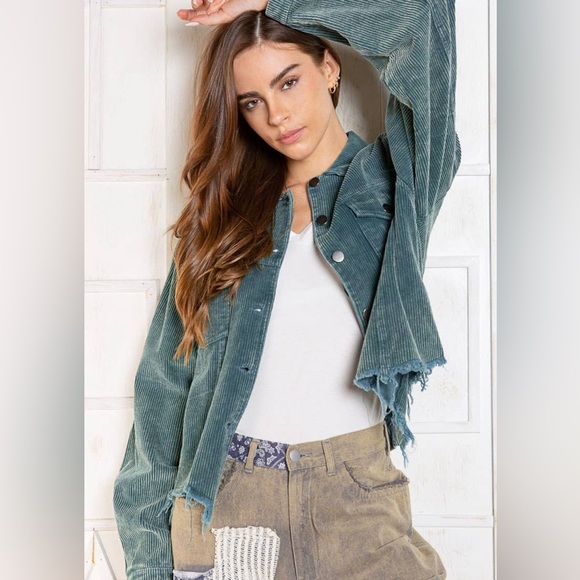 NWOT POL HUNTER GREEN BUTTON DOWN DISTRESSED HEM CORDUROY JACKET - Picture 1 of 8